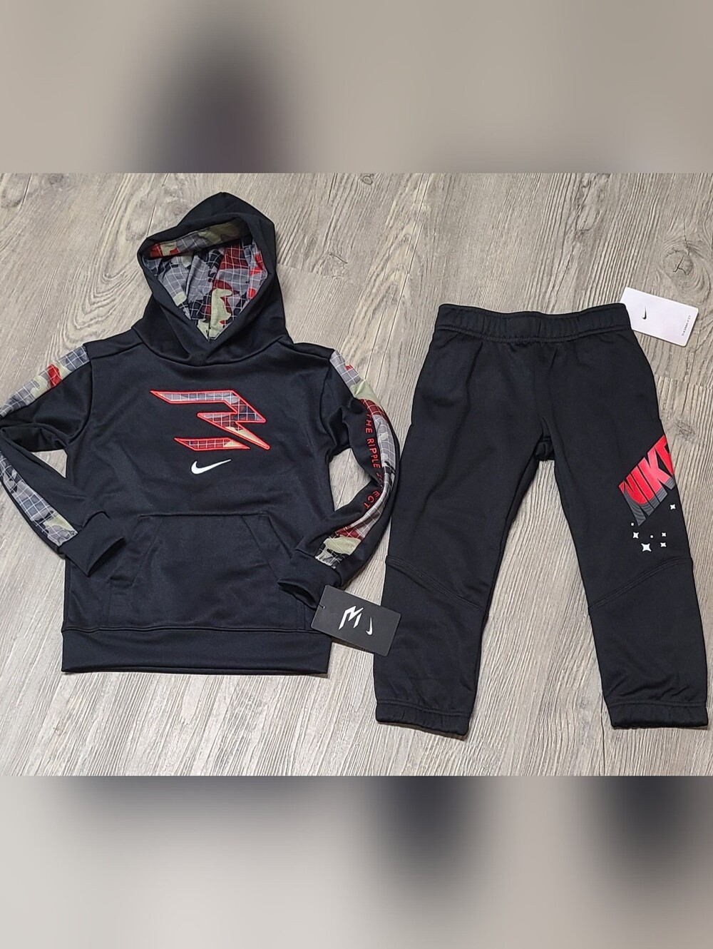 New Size 4 Nike Two piece Therma/Warm/soft Layer Inside